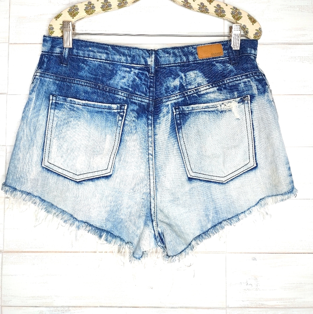 Garage acid wash denim jean shorts! Brand new - Picture 3 of 9